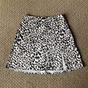 leopard print mini skirt